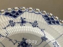 1957 Royal Copenhagen BLUE FLUTED FULL LACE Dinner Plate 1084 Second Quality
