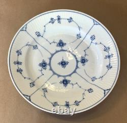 1 Dinner Plate Royal Copenhagen Blue Fluted Flowers Denmark