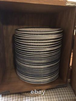 30 Churchill England Blue Willow 10 1/4 Dinner Plates