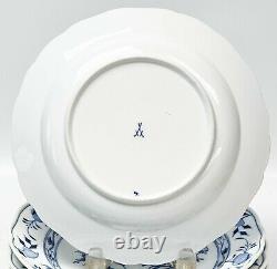 6 Meissen Germany Hand Painted Porcelain Dinner Plates in Blue Onion