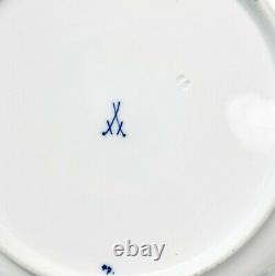 6 Meissen Germany Hand Painted Porcelain Dinner Plates in Blue Onion