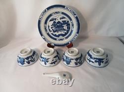 (7) Vtg Canton Rim Blue & White Dinner Plates 9 1/8, 4 Bowls 4.5 & (1) Spoon