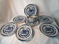 (7) Vtg Canton Rim Blue & White Dinner Plates 9 1/8, 4 Bowls 4.5 & (1) Spoon