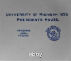 8 WEDGWOOD Blue Transfer UNIVERSITY OF MICHIGAN 10-1/4 Dinner Plates