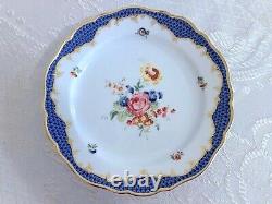 9.75 Vg German Hutschenreuther Maria Theresia Coburg Blue Border HP Dinner Plate
