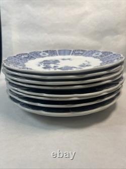 9 Blue Imari Lipper & Mann 10.5 Dinner Plate Scalloped blue & white Japan