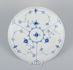 Bing & Grøndahl Blue Fluted. Set of six dinner plates in porcelain. Ca. 1930s