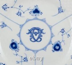 Bing & Grøndahl. Four Blue Fluted dinner plates in hotel/restaurant porcelain