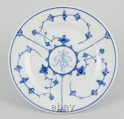 Bing & Grondahl. Five Blue Fluted dinner plates in hotel/restaurant porcelain