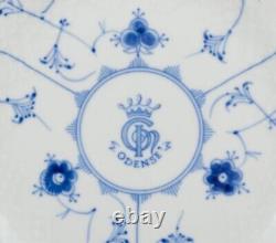 Bing & Grondahl. Five Blue Fluted dinner plates in hotel/restaurant porcelain
