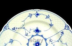 Bing & Grondahl Porcelain Blue Traditional 2 Lace 9 3/4 Dinner Plates 1970