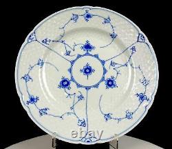 Bing & Grondahl Porcelain Blue Traditional 2 Lace 9 3/4 Dinner Plates 1970-1983