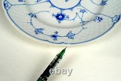 Bing & Grondahl Porcelain Blue Traditional 2 Lace 9 3/4 Dinner Plates 1970-1983