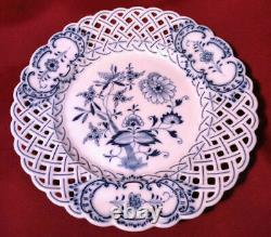 C1885 Meissen Flow BLUE ONION Reticulated Luncheon Dinner Plate 9 Excellent