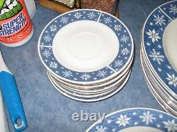 Crofton SNOWMAN HOLIDAY DISHES China LOT 38 PIECE CHRISTMAS DINNERWARE SNOWFLAKE