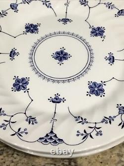 FIVE(5) Churchill England FINLANDIA BLUE WHITE DINNER PLATES EX COND 10D