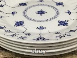 FIVE(5) Churchill England FINLANDIA BLUE WHITE DINNER PLATES EX COND 10D