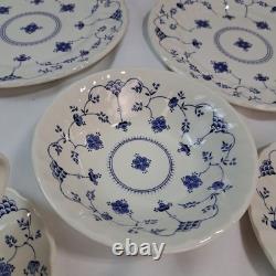Finlandia England 20pc Dinner Set With Blue Floral Design In original Box