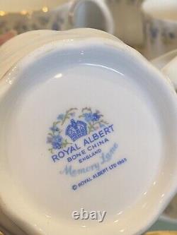 Gorgeous! Vintage Royal Albert Memory lane Dinner set for 6. Mint (30 Pieces)