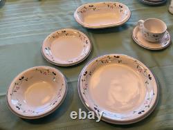 HEARTHSIDE ALLEGRO STONEWARE INDONESIA Blue PInk 20 piece collection