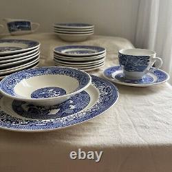 Jeannette Royal China Blue Willow 24 pc set Dinner & Dessert Plates Cups Bowls