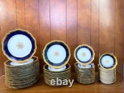 Limoges Wm. Guérin & Co. Dinner Service for 18, 90 Pcs, Cobalt Blue, Gold gilt