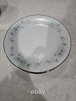 Lot Of 6 Noritake Inverness Pattern # 6716, 10.5 Inch Floral Dinner Plate