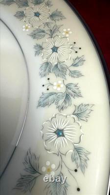 Lot of 10 Lenox Windsong Dinner Plates 10-5/8 USA Blue Floral Platinum Trim