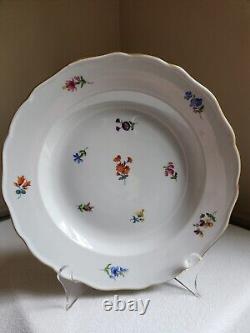 Meissen Hand Painted Strewn Scattered Flowers Gold 9 5/8 Inch Dinner Plate