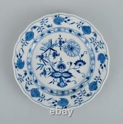 Meissen, a set of six Blue Onion dinner plates. Approx. 1900