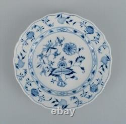 Meissen, a set of three Blue Onion dinner plates. Approx. 1900