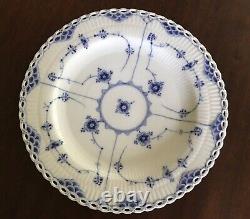 Pre-1923 Royal Copenhagen BLUE FLUTED FULL LACE Dinner Plate 1084 FIRST Quality