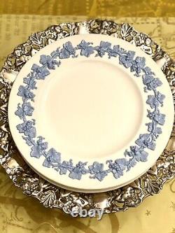 QUEEN'S WARE Wedgwood Embossed Lavender Blue on Cream Dinner Plates (4)