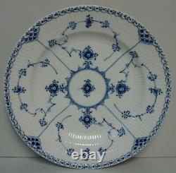 Royal Copenhagen BLUE FLUTED (HALF LACE) Dinner Plate (1/571)
