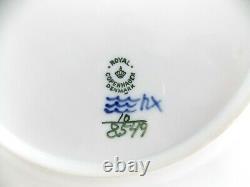 Royal Copenhagen Blue Flowers Ribbed Dinner Plate 10 1/8 Blue Flowers White