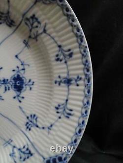 Royal Copenhagen Blue Fluted Half Lace Dinner Plate / Soup Bowl, 10 1/8, #571