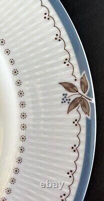 Royal Doulton Old Colony Dinner Plates 10 5/8 Set Of 8 White Blue Floral