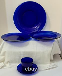 SAPHIR by ARCOROC VMC FRANCE 20 PIECE COBALT BLUE GLASS DINNERWARE NOS
