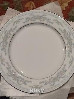 SOMERSET China by NL EXCEL Set of 8 DINNER Plates 10.25 Inch Blue Flower EUC