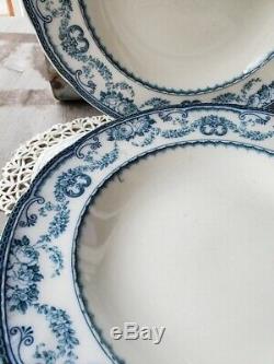 Set of Eight Antique Wedgwood Blue and White Rivoli Plates