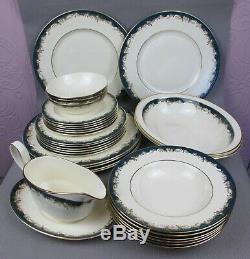 Superb vintage blue edge Minton GROSVENOR Dinner Service Set. 6 place settings