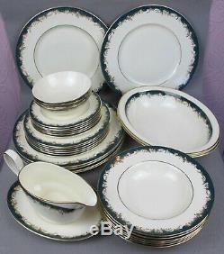 Superb vintage blue edge Minton GROSVENOR Dinner Service Set. 6 place settings