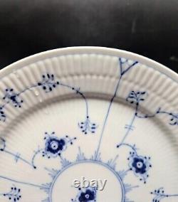 Vintage Royal Copenhagen Denmark Blue Fluted Plain 9 7/8 Dinner Plate #625 625