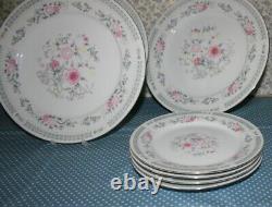 Vintage Trisa Porcelain Breakfast, Dinner & Tea Set for Four (20 Pieces)