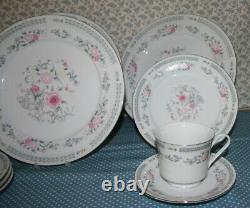 Vintage Trisa Porcelain Breakfast, Dinner & Tea Set for Four (20 Pieces)