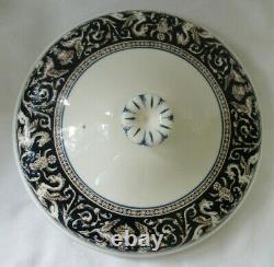 Wedgwood Florentine Dark Blue Rim W1956 Round Covered Vegetable Serving Bowl