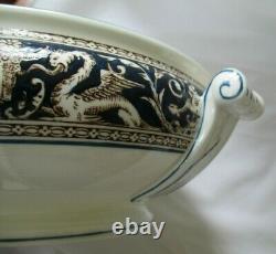 Wedgwood Florentine Dark Blue Rim W1956 Round Covered Vegetable Serving Bowl